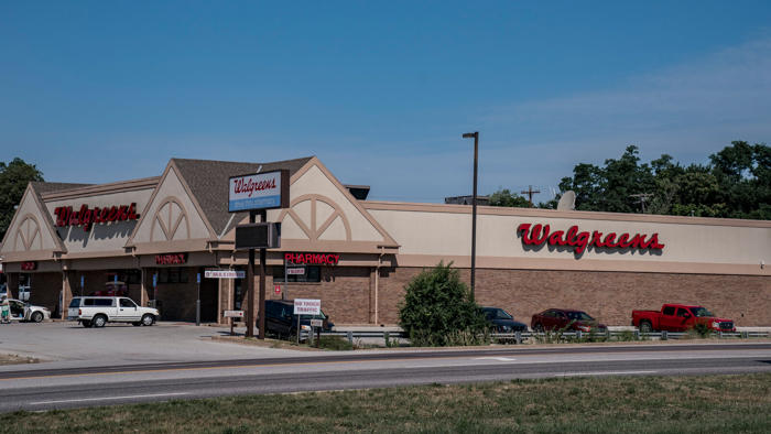 walgreens plans ‘significant’ store closures, citing weak consumer spending
