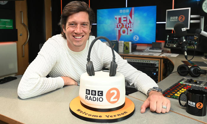 vernon kay uses cds to keep bbc radio 2 show going after technical issue
