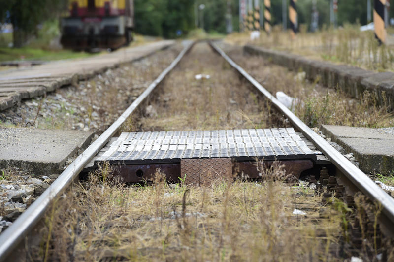 čtyři lidé zemřeli na jihu slovenska při srážce vlaku z čr a autobusu