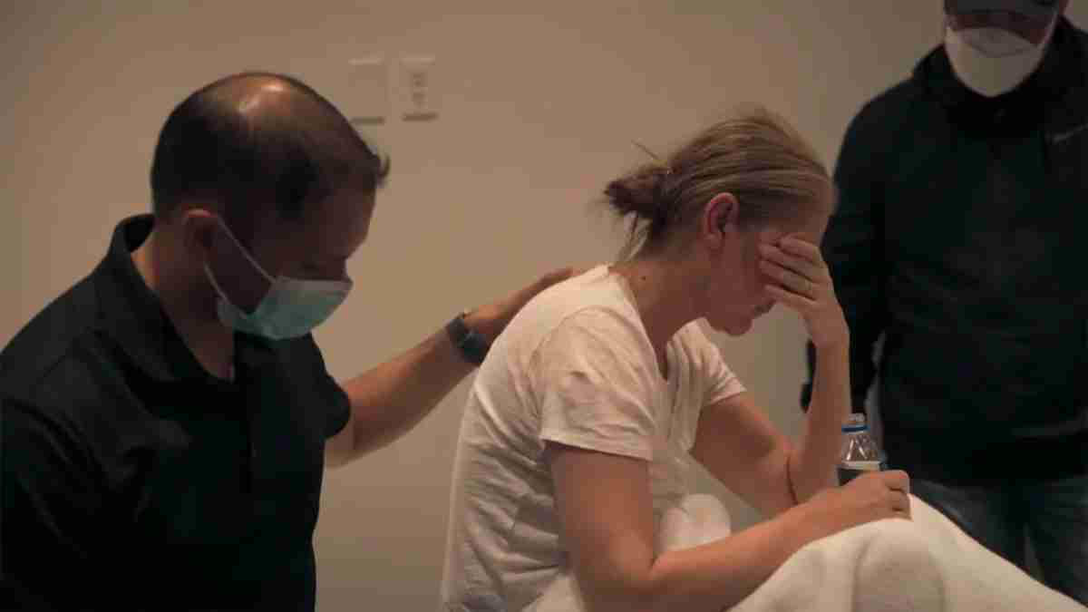 v novém dokumentárním filmu céline dion ukazuje záchvat způsobený vzácným syndromem