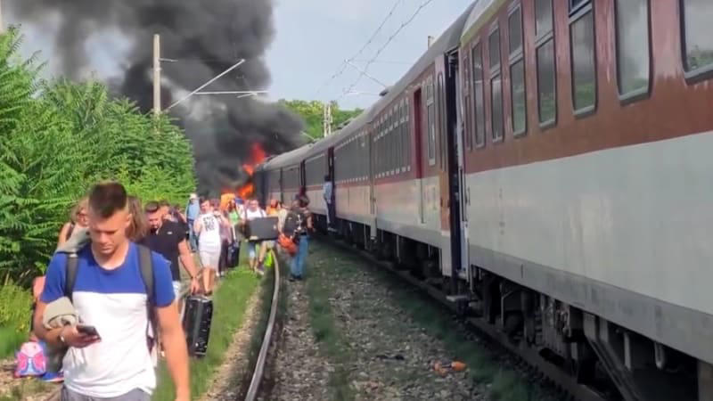 on-line: pět mrtvých po střetu vlaku z prahy s autobusem na slovensku. svědek popsal tragédii
