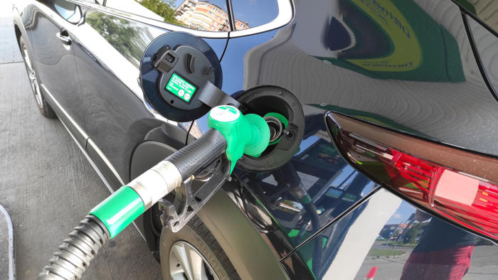 fuel-saving hacks: small changes can cut consumption by 30%
