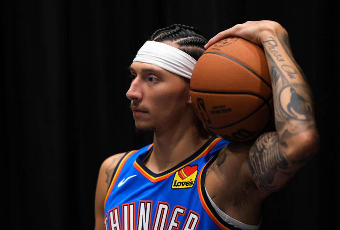 report: thunder trade lindy waters iii to warriors for no. 52 pick of 2024 nba draft