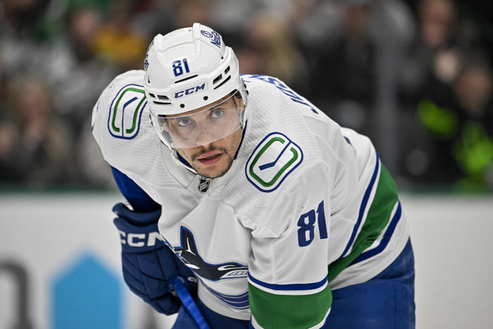 canucks sign breakout winger to four-year extension
