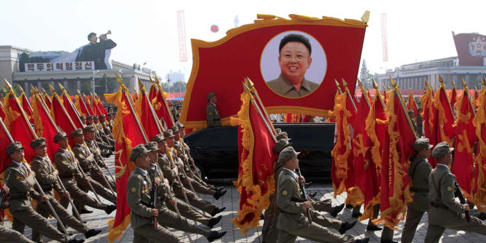 uppgifter: nordkorea skickar trupper till ukraina