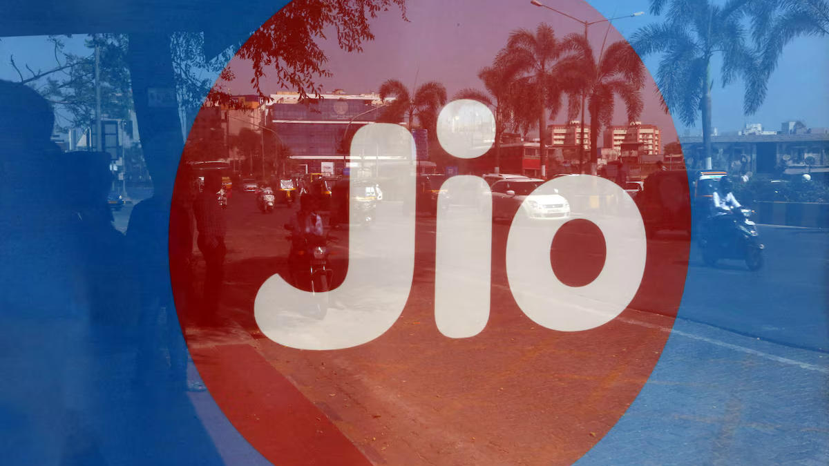 jio tariff hike: jio platforms launches jiosafe, ai-powered jiotranslate apps; will be free to use for 1 year