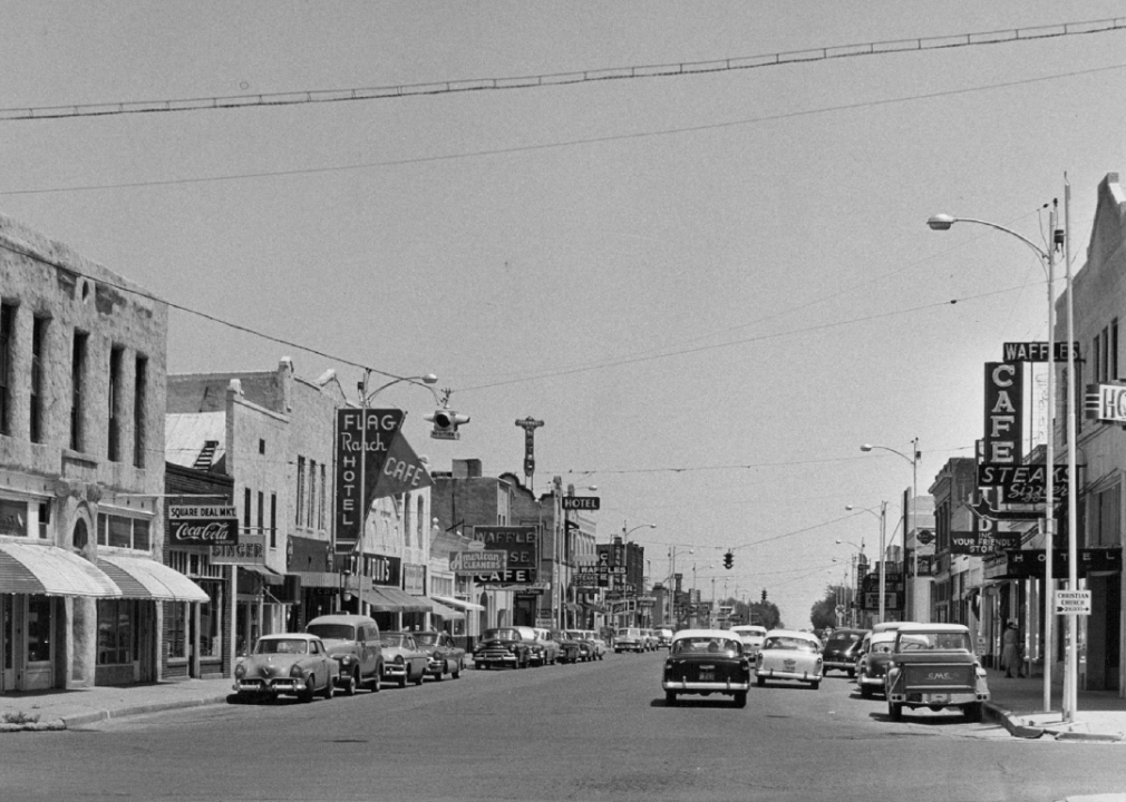 25 incredible vintage photos of the early days of Route 66