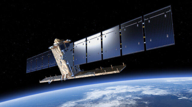 διάστημα: ρωσικός δορυφόρος διαλύθηκε σε πάνω από 100 κομμάτια - οι αστροναύτες έλαβαν επείγοντα μέτρα προφύλαξης