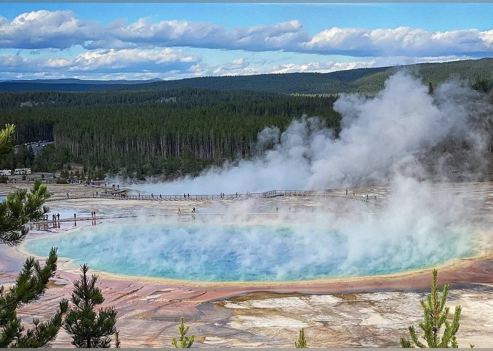 <p>- Rating: 5/5 (1,885 reviews)<br>- <a href="https://www.tripadvisor.com/Attraction_Review-g60999-d12235309-Reviews-Yellowstone_National_Park-Yellowstone_National_Park_Wyoming.html">Read more on Tripadvisor</a></p>