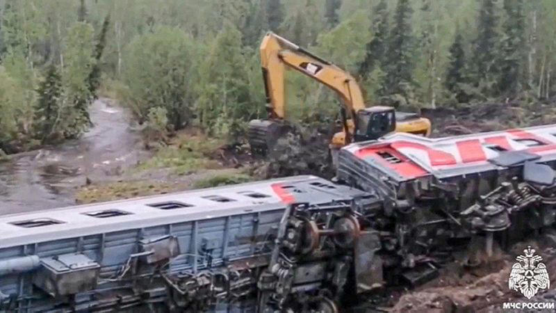 no comment : un déraillement de train en russie fait au moins 3 morts