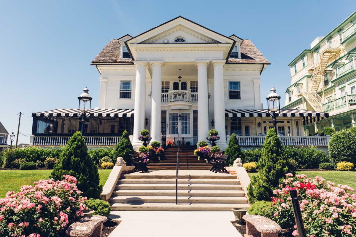 Peter Shields Inn & Restaurant