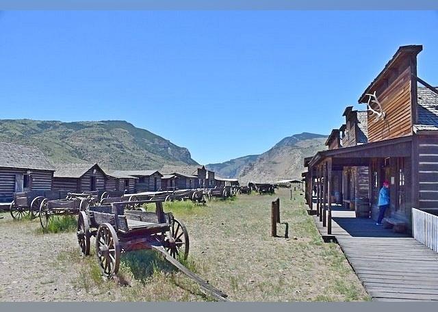 <p>- Rating: 4.5/5 (1,203 reviews)<br>- <a href="https://www.tripadvisor.com/Attraction_Review-g60442-d108111-Reviews-Old_Trail_Town-Cody_Wyoming.html">Read more on Tripadvisor</a></p>