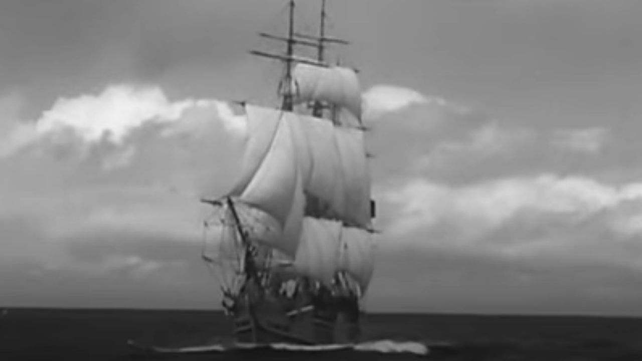 <p>                     There have been three epic movies about the mutiny on the HMS Bounty in 1789. The best of the three has to be the first though, 1935 <em>Mutiny on the Bounty</em> starring Clarke Gable as the leader of the rebellion, Fletcher Christian, and Charles Laughton as the dastardly Captain Bligh. It won best picture and while it's not all that historically accurate, it's a Navy classic.                   </p>