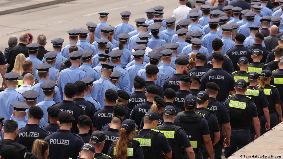 deutschlands polizei muss sich erklären