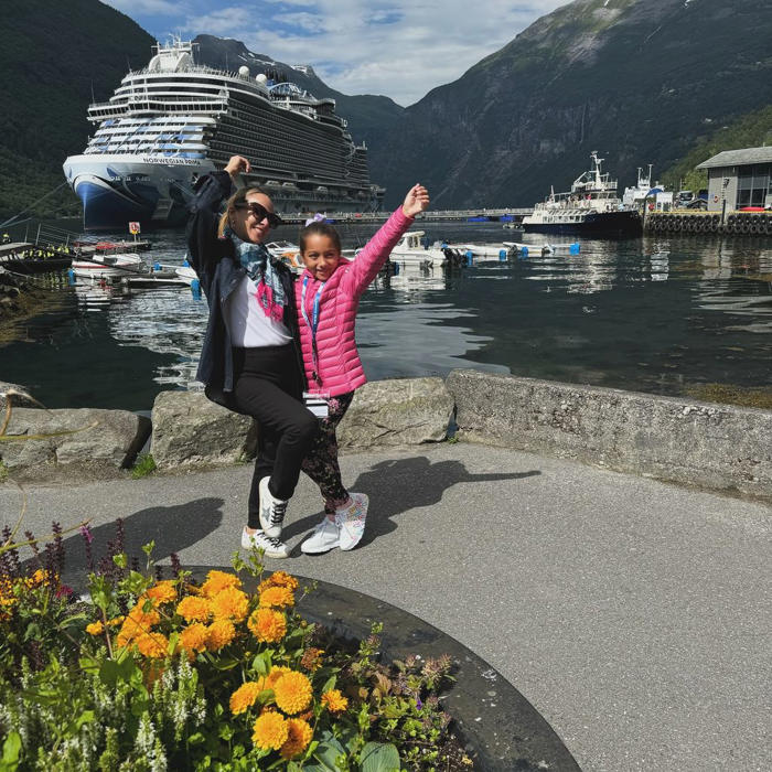 adamari lópez y alaïa continúan con su aventura por europa ahora en noruega