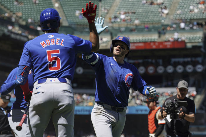 ian happ homers in 10th, cubs snap 4-game skid with 5-3 win over giants