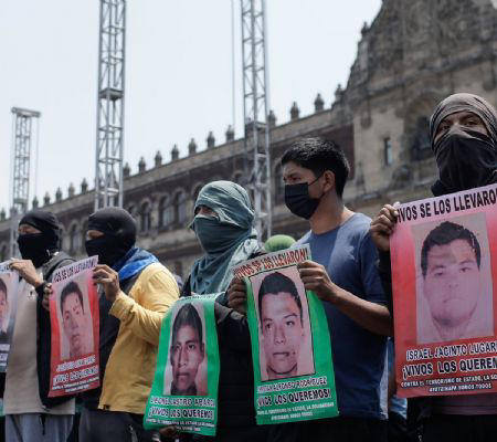 ayotzinapa: padres de los 43 advierten posible “madruguete” del gobierno por análisis de restos óseos