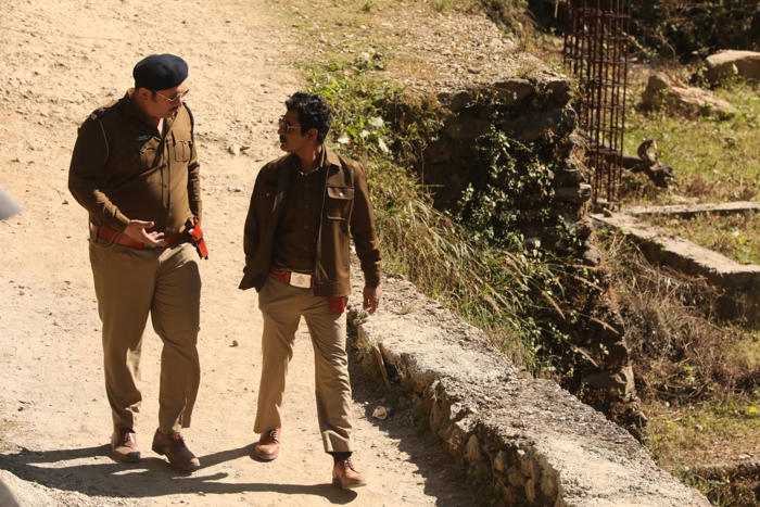 'rautu ka raaz' review: nawazuddin siddiqui finds the perfect partner-in-crime-solving in actor rajesh kumar