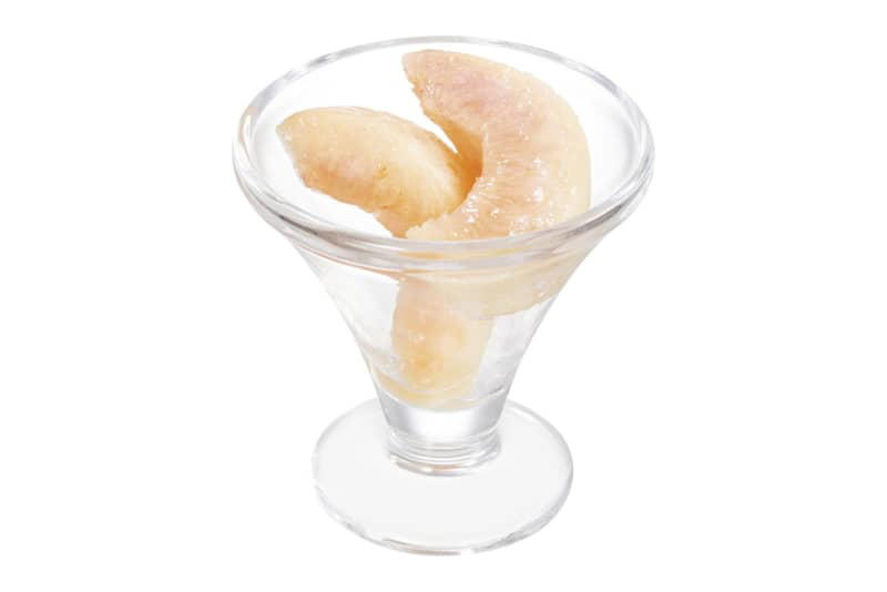 デニーズ、旬の桃を丸々1個使った「まるごと桃のザ・サンデー」など桃デザート登場