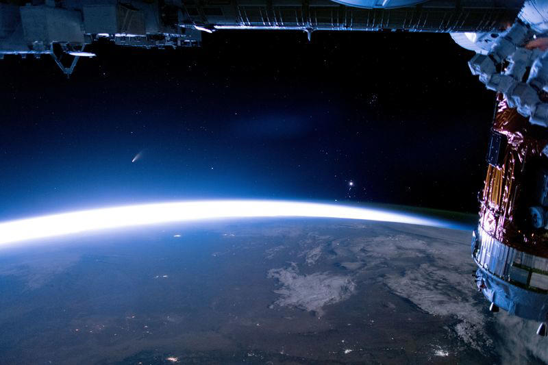 un satélite ruso se rompe en el espacio dejando un centenar de escombros