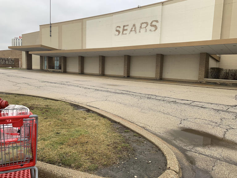 Golf Mill Mall getting a face lift