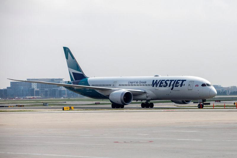 canada steps in to prevent westjet engineers strike ahead of holiday weekend