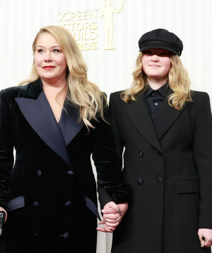 christina applegate’s teenage daughter reveals pots diagnosis after being dismissed for years