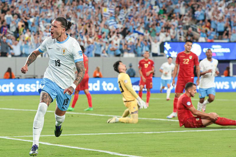 soccer-uruguay put five past bolivia to edge closer to copa quarters