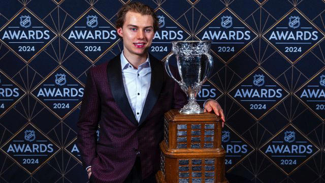 avalanche’s nathan mackinnon takes home first hart memorial trophy