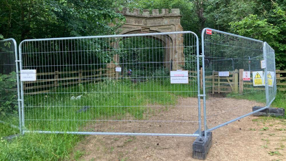 'unsafe' historical listed gate closed to public