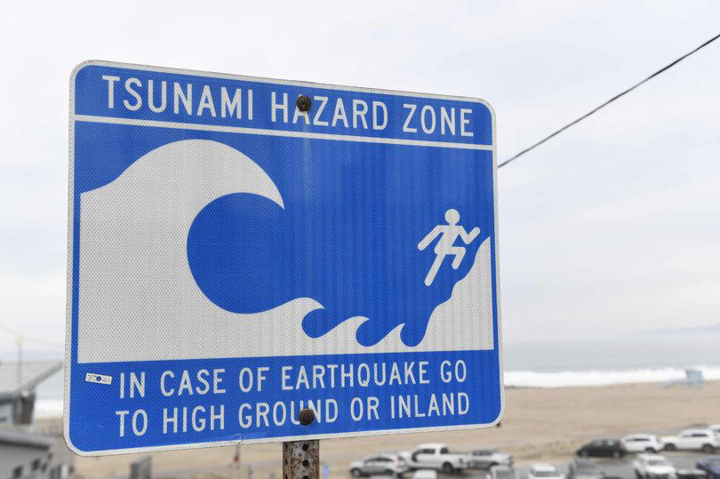 peru earthquake: tsunami warning for 3m tall waves after horror 7.2 magnitude disaster