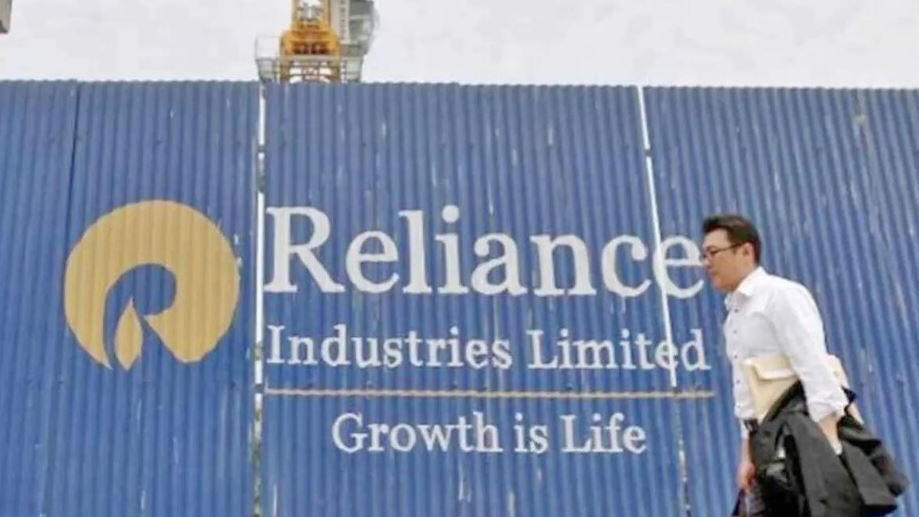 reliance's market capitalisation crosses rs 21 lakh crore for first time