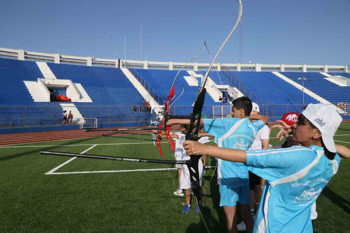 büyükçekmece belediyesi yaz spor okulu törenle açıldı