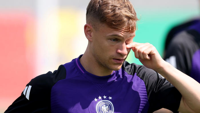 daily schmankerl: real madrid out on bayern munich’s joshua kimmich?; bayern making another attempt with alphonso davies?; fc barcelona’s hansi flick sweating rumored psg interest in kingsley coman; cristiano ronaldo dodges human projectile; & more!