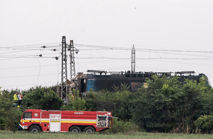 deník n: az okozta az érsekújvári vonatbalesetet, hogy elfelejtették visszakapcsolni a sorompót