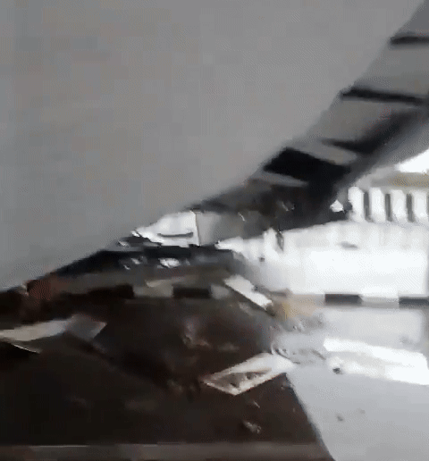 [영상] 인도 뉴델리공항 천장 무너져 1명 사망…항공기 운항 지연