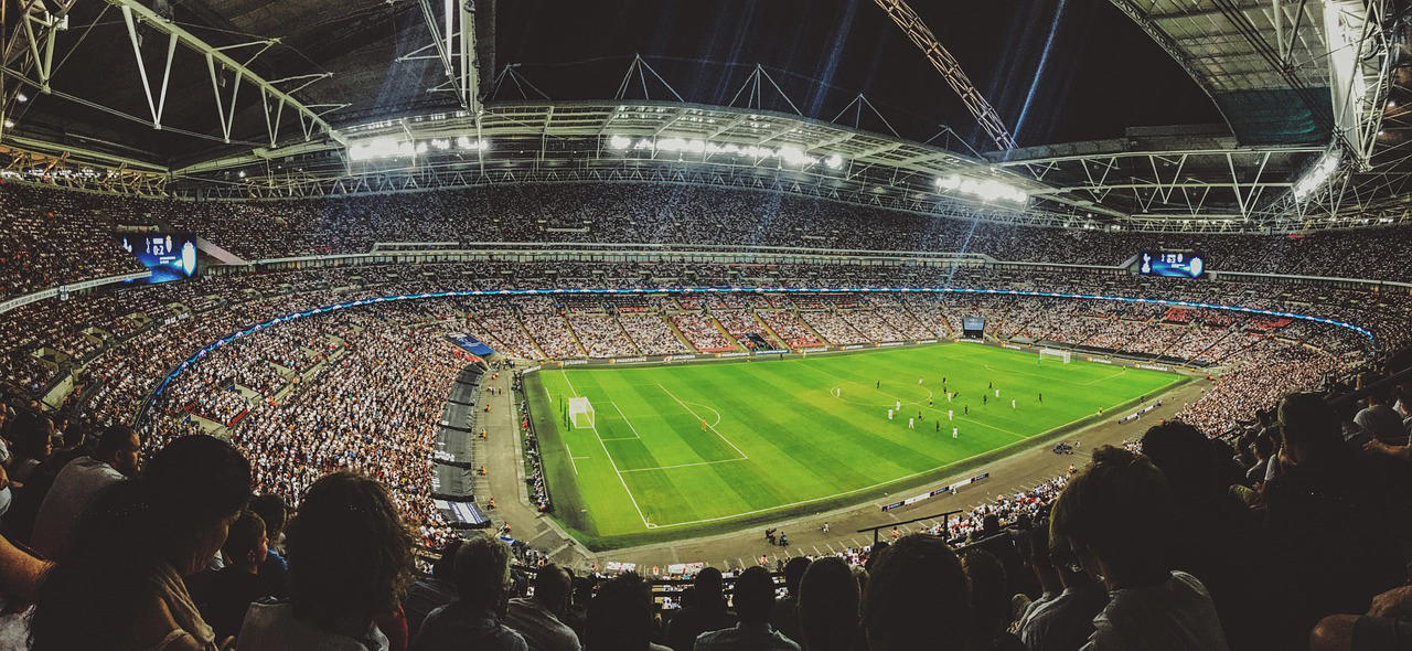 stadionverbot für influencer? fußballfans genervt durch social media-geplänkel