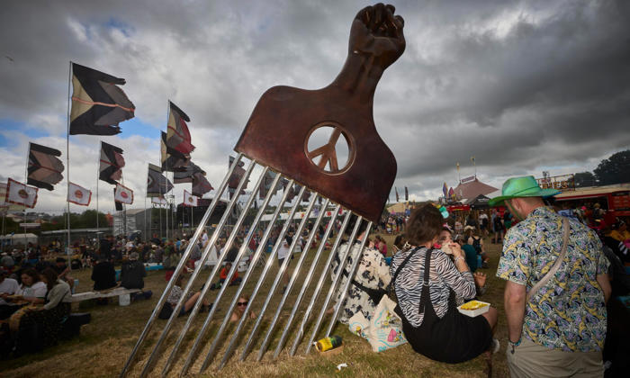 increase in black artists on glasto bill reflects cultural shift