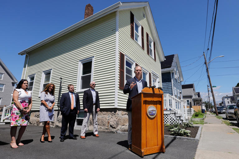 Seastreak ferry business thrives at New Bedford's pier. It's making its ...