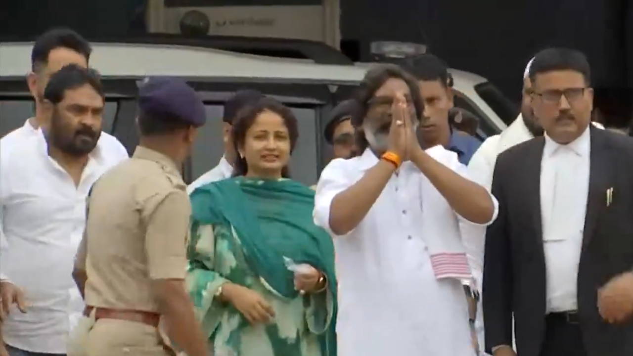 Former Jharkhand CM Hemant Soren Walks Out Of Jail After HC Grants Bail ...