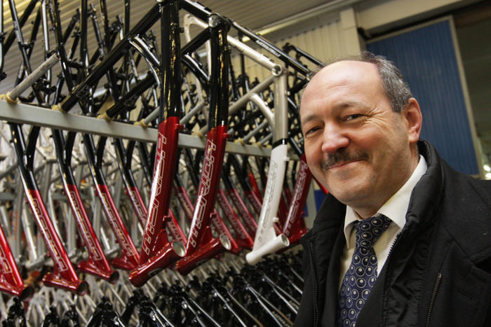 rowerowy gigant z polski zainwestuje 100 mln zł. to będzie jedyna taka fabryka w europie