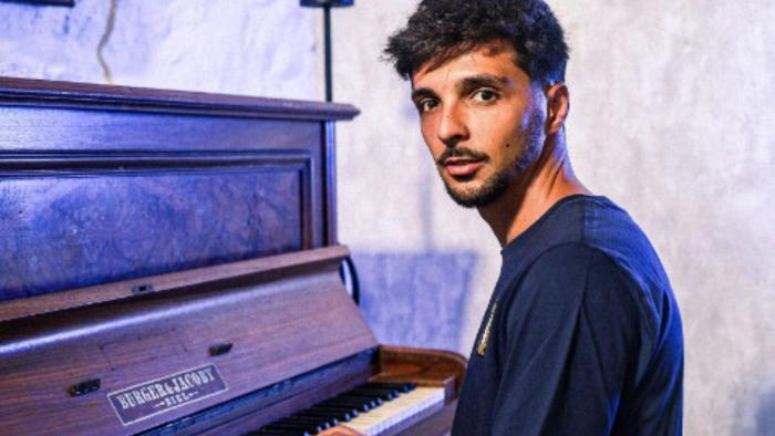 oficial: famalicão apresenta reforço rochinha ao piano