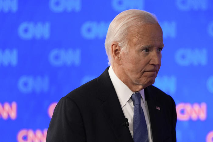 barack obama's advisers draw knives out for biden: 'gonna be discussions'