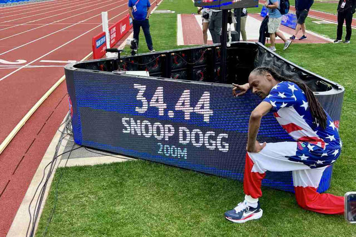 snoop dogg overrasker etter å ha deltatt i 200 meter løp under de amerikanske olympiske uttakskampene