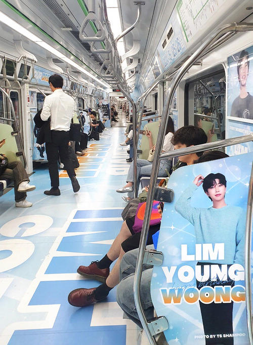 지하철 광고 42%가 아이돌 … 산업이 된 팬덤경제
