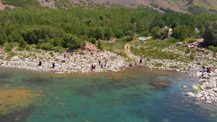 nemrut krater gölü yerli ve yabancı turistleri ağırlıyor