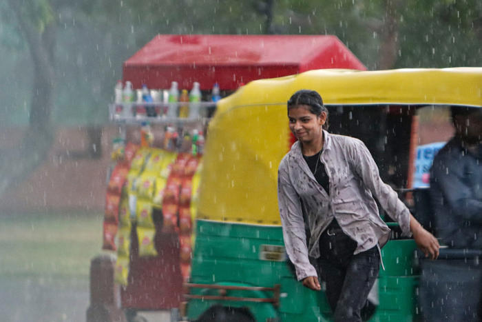 heavy rainfall predicted for delhi, imd issues orange alert for next three days