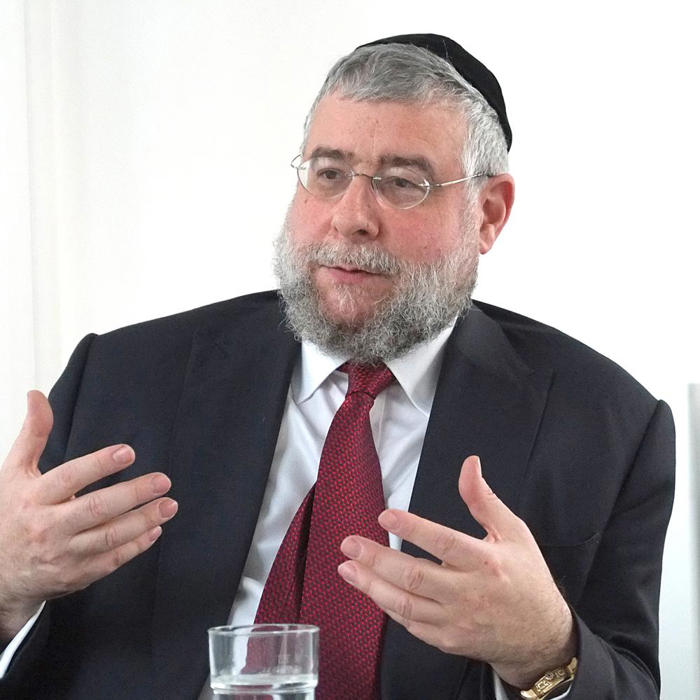 rabbiner pinchas goldschmidt im interview : „kein jude, der für eine rechte partei stimmt, macht das mit leichtem herzen“