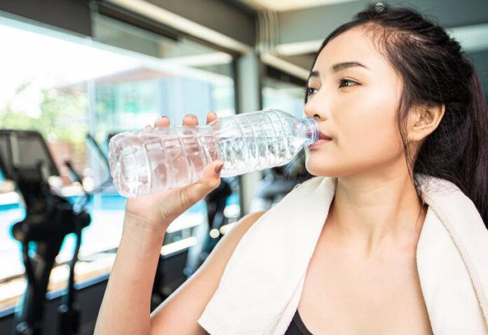 ผลวิจัยเตือน หากดื่มน้ำจากขวดพลาสติกบ่อยครั้ง เพิ่มโอกาสเสี่ยงโรคเบาหวาน