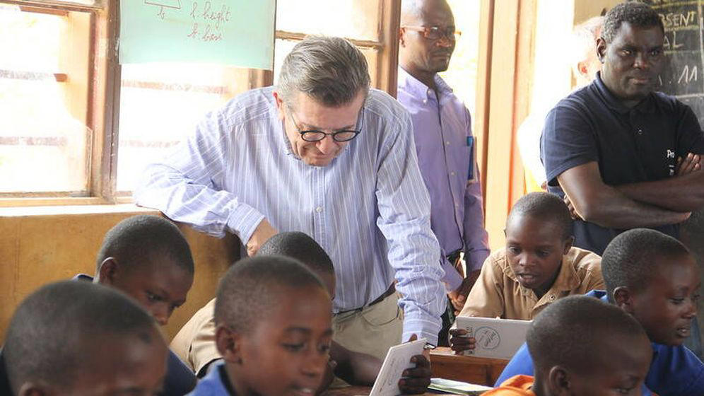 profuturo acerca la tecnología a las aulas del campo de refugiados de mahama (ruanda)